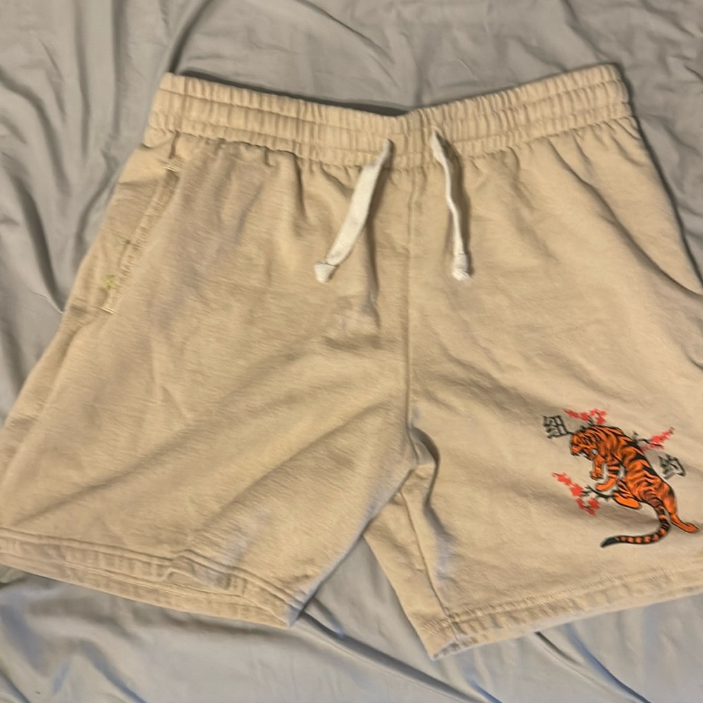 Tan tiger vintage causal shorts